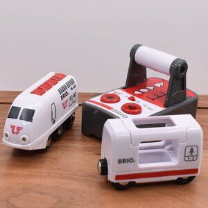 BRIO PE-426 Motorized Travel Train w/ Remote and Passenger Tender Foward Reverse
